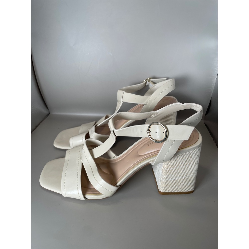 Kelly & Katie Womens Off White T-Strap Block Heel Sandals Square Toe Size 9M - Picture 2 of 6